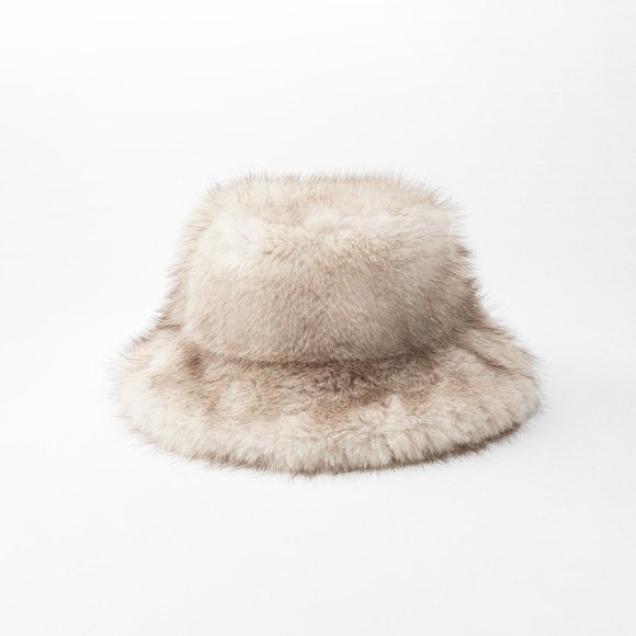 ZARA FAUX FUR HAT - Picture 1 of 3